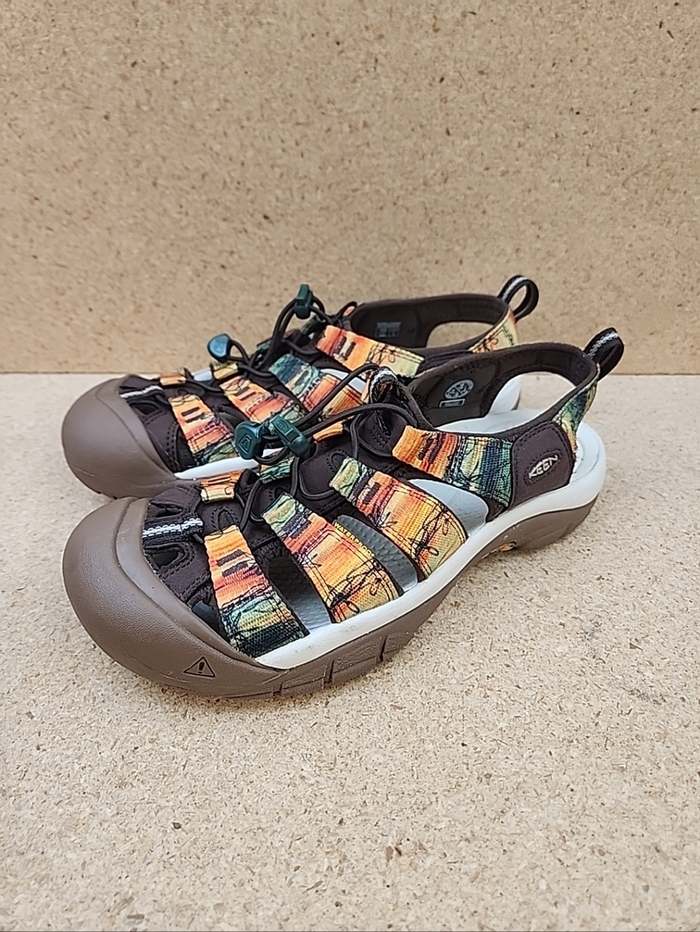 Keen Newport Retro Jerry Garcia Banyan Tree Grateful Dead Mens Size 10 Sandals